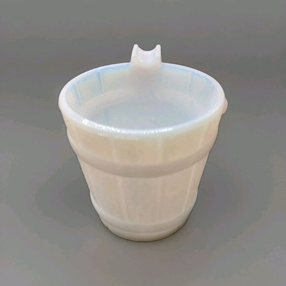 Opal 50's Vintage White Milk Glass Wood Pattern Water Bucket Pail Single Ashtray - Picture 2 of 10